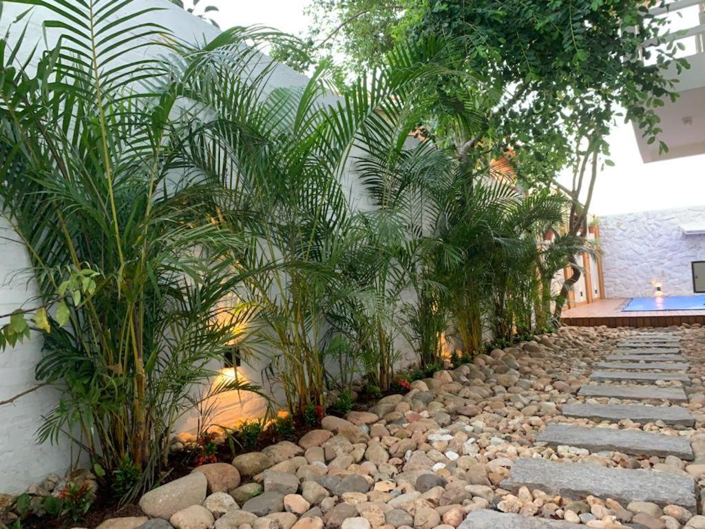Casa com piscina e acesso a pé à Praia do Santinho Florianópolis Exterior foto