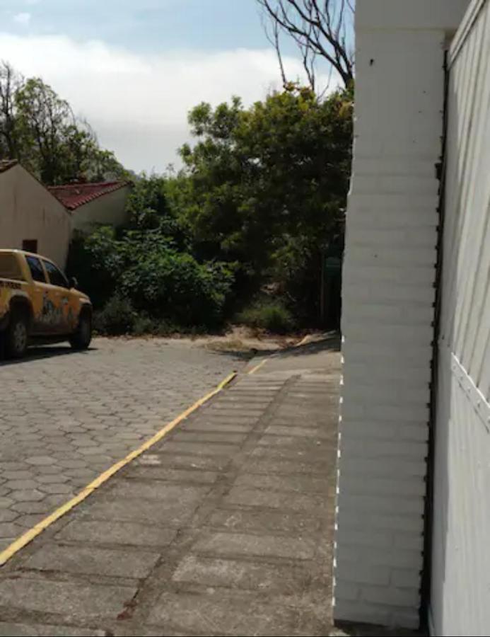 Casa com piscina e acesso a pé à Praia do Santinho Florianópolis Exterior foto